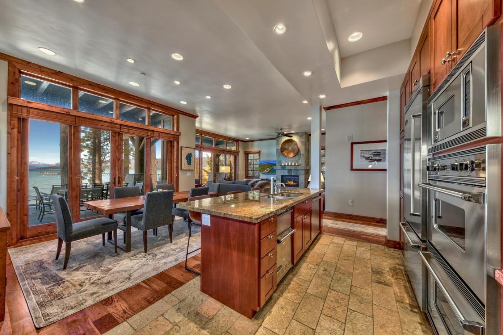 Apartment The Peak Tallac 15 - The Ultimate In Lakefront Luxury South Lake Tahoe
