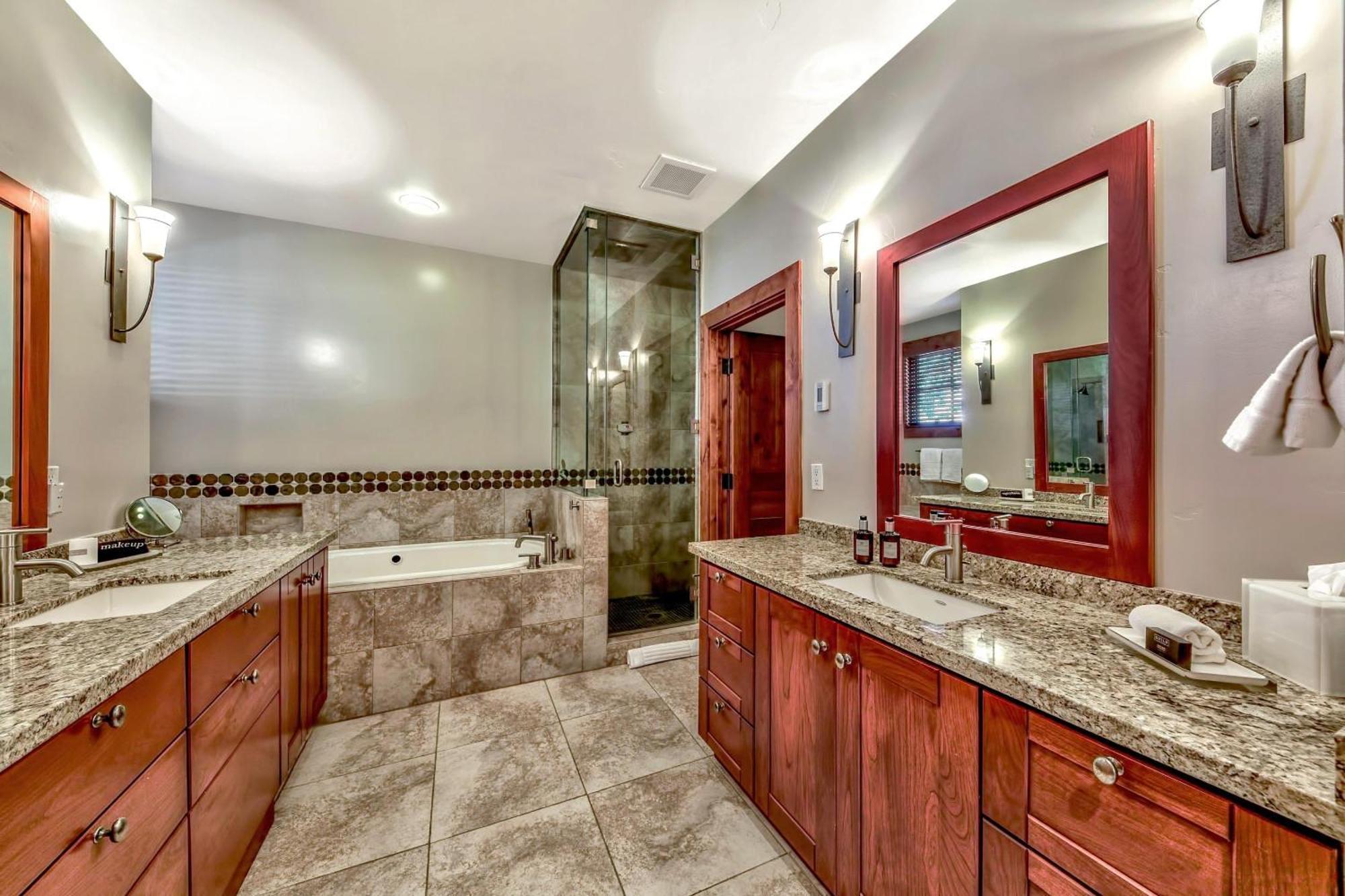 The Peak Tallac 15 - The Ultimate In Lakefront Luxury Apartment *